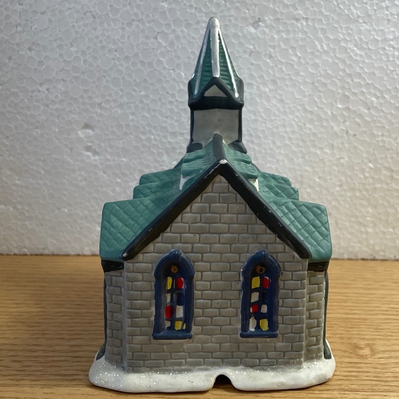 Vintage Cobblestone Corners Christmas Village Church Ceramic Retired 2002 - Picture 3 of 9